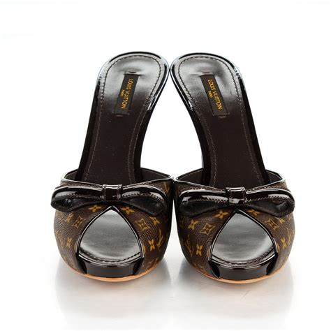 louis vuitton mules slides